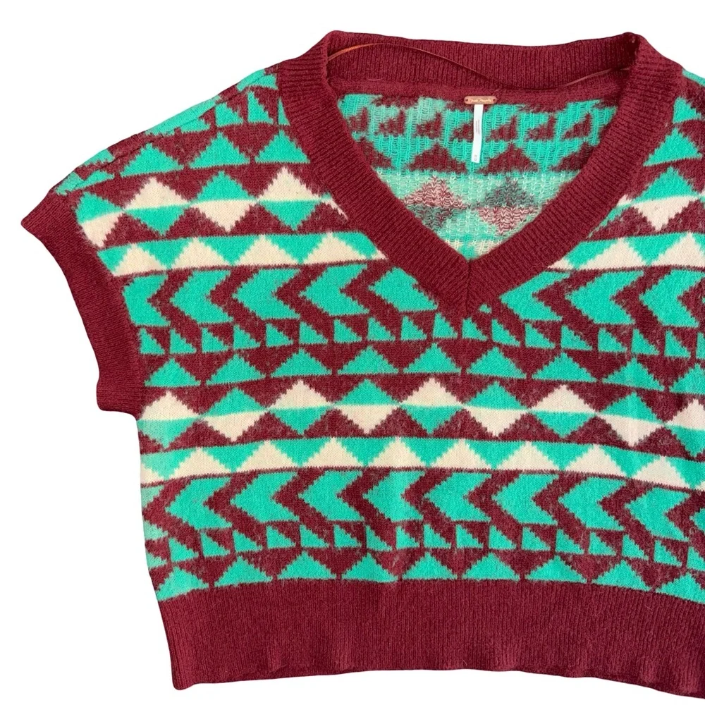 Free people Geometric‎ Patterned V-Neck Sweater - Green and Burgundy M